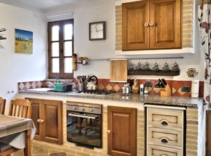 Stone Farmhouse Valley Setting | Pierantonio