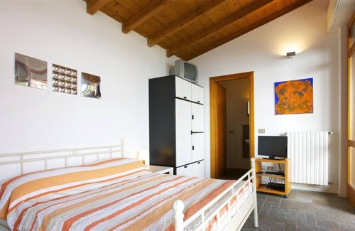 San Maurizio House | 1-room house with large sun terrace and fantastic view of the lake