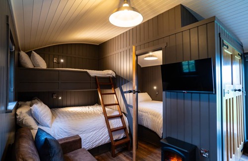 Limavady Cabin | 100 m² Lodge ∙ 2 bedrooms ∙ 5 guests