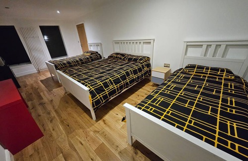 Windsor Ski Chalet | 100 m² Chalet ∙ 3 bedrooms ∙ 12 guests
