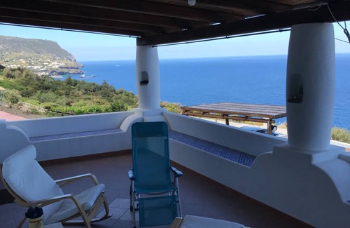 Malfa House | 100 m² House ∙ 2 bedrooms ∙ 7 guests