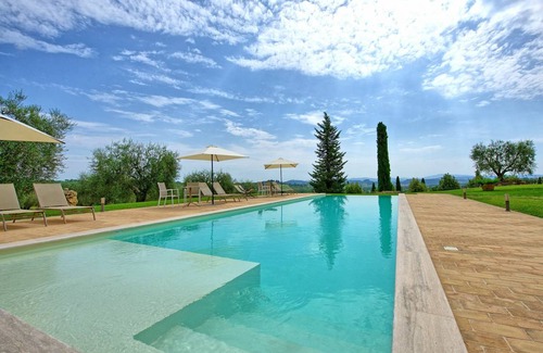 Sarteano Villa | 1050 m² Villa ∙ 13 bedrooms ∙ 26 guests
