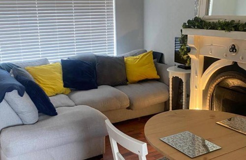 Antrim House | 12 m² House ∙ 3 bedrooms ∙ 5 guests