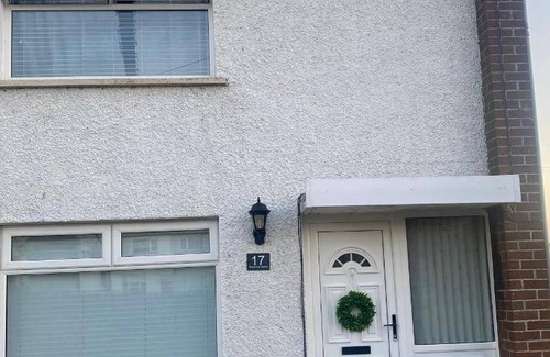 Antrim House | 12 m² House ∙ 3 bedrooms ∙ 5 guests