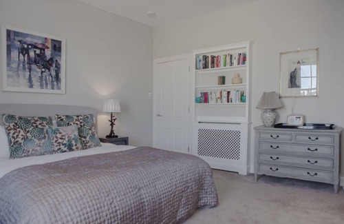 New Town Apartment | 120 m² Apartment ∙ 2 bedrooms ∙ 4 guests