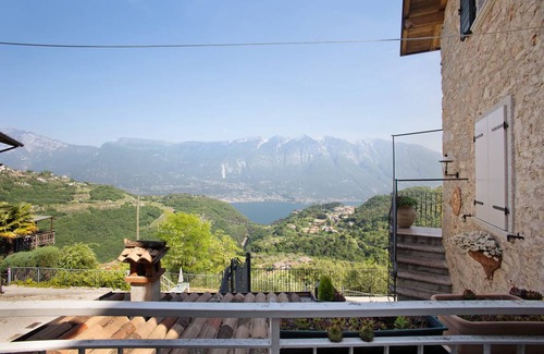 Tremosine Apartment | 120 m² Apartment ∙ 3 bedrooms ∙ 8 guests