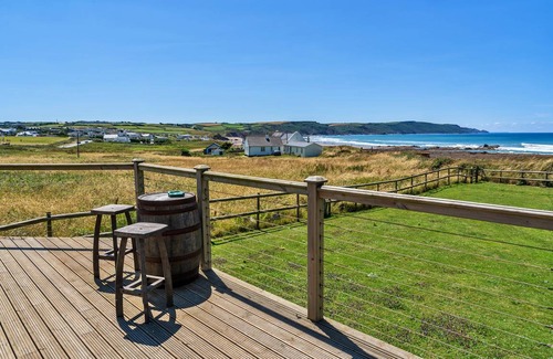 Widemouth Bay Cabin | 120 m² Cabin ∙ 2 bedrooms ∙ 4 guests