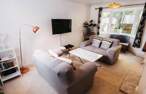 Milton Keynes House | 120 m² House ∙ 4 bedrooms ∙ 7 guests