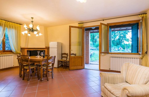 Badia Agnano House | 120 m² House ∙ 4 bedrooms ∙ 8 guests