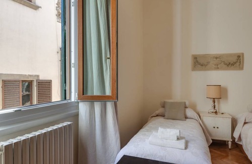 Santa Croce Apartment | 130 m² Apartment ∙ 2 bedrooms ∙ 6 guests