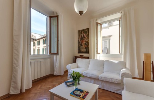 Santa Croce Apartment | 130 m² Apartment ∙ 2 bedrooms ∙ 6 guests