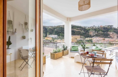 Sorrento Historic Centre Apartment | 140 m² Apartment ∙ 4 bedrooms ∙ 11 guests
