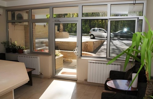 Vozdovac Bed & Breakfast | 140 m² Bed and breakfast ∙ 3 bedrooms ∙ 127 guests