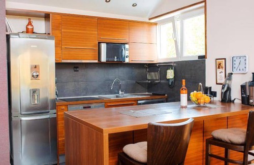 Vozdovac Bed & Breakfast | 140 m² Bed and breakfast ∙ 3 bedrooms ∙ 127 guests