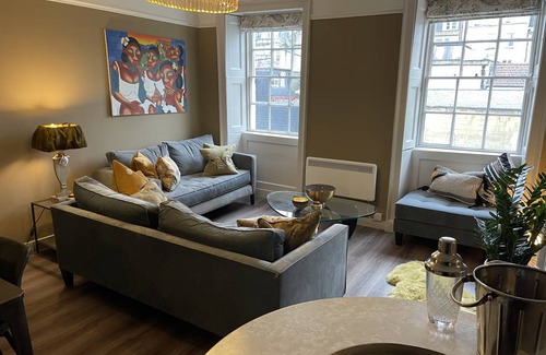 Upper Town Apartment | 150 m² Apartment ∙ 4 bedrooms ∙ 8 guests