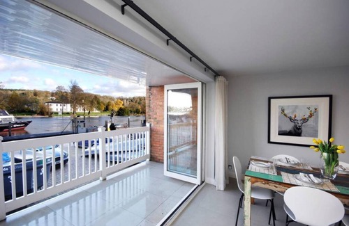 Henley House | 1618 m² House ∙ 3 bedrooms ∙ 6 guests