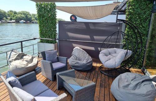 Novi Beograd Bed & Breakfast | 180 m² Bed and breakfast ∙ 4 guests