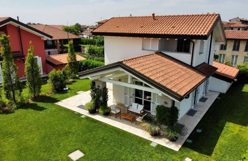 Cressa House | 180 m² House ∙ 4 bedrooms ∙ 10 guests