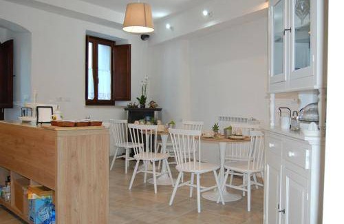Rocca di Cambio Bed & Breakfast | 20 m² Bed and breakfast ∙ 2 guests