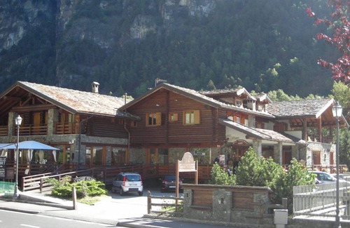 Antey-Saint-Andre Apartment | 200 m² Apartment ∙ 7 bedrooms ∙ 22 guests