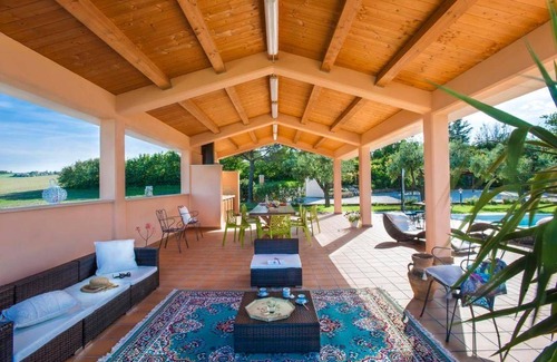 San Costanzo Apartment | 200 m² Apartment ∙ 3 bedrooms ∙ 6 guests