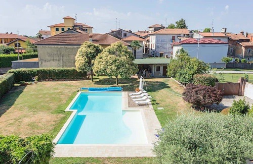 Divignano House | 200 m² House ∙ 4 bedrooms ∙ 13 guests
