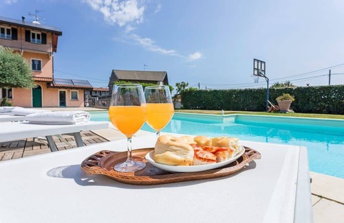 Divignano House | 200 m² House ∙ 4 bedrooms ∙ 13 guests