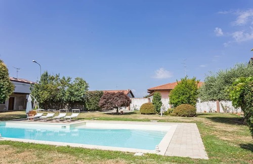 Divignano House | 200 m² House ∙ 4 bedrooms ∙ 13 guests