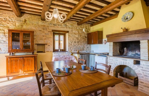 San Lorenzo in Campo Villa | 200 m² Villa ∙ 6 bedrooms ∙ 14 guests