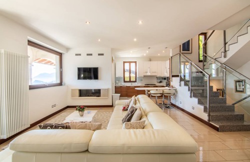 Naggio Villa | 200 m² Villa ∙ 5 bedrooms ∙ 9 guests