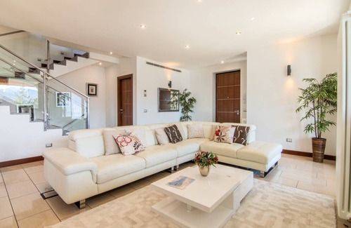 Naggio Villa | 200 m² Villa ∙ 5 bedrooms ∙ 9 guests