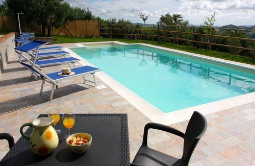 Penna San Giovanni House | 220 m² House ∙ 7 bedrooms ∙ 14 guests