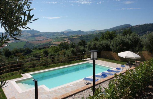Penna San Giovanni House | 220 m² House ∙ 7 bedrooms ∙ 14 guests