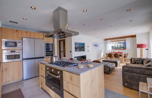 Sauze d'Oulx Ski Chalet | 239 m² Chalet ∙ 4 bedrooms ∙ 9 guests