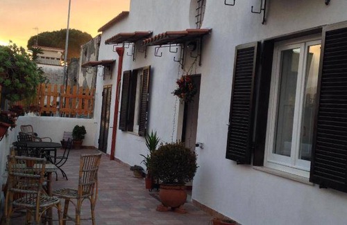 Torre Annunziata Bed & Breakfast | 24 m² Bed and breakfast ∙ 4 guests