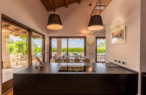San Costanzo Villa | 250 m² Villa ∙ 3 bedrooms ∙ 9 guests