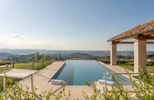Monterubbiano Villa | 250 m² Villa ∙ 4 bedrooms ∙ 10 guests