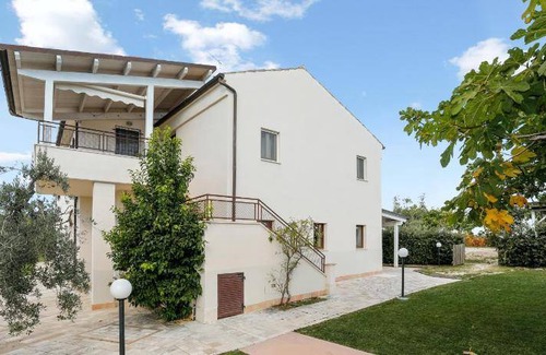 Cupra Marittima Villa | 280 m² Villa ∙ 5 bedrooms ∙ 11 guests
