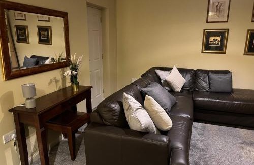 Queens Quarter Apartment | 2BR Apartment BT9 with balcony
