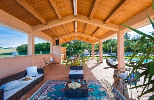 San Costanzo House | 300 m² House ∙ 6 bedrooms ∙ 12 guests