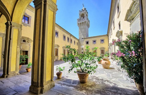 Montegufoni Apartment | 310 m² Apartment ∙ 4 bedrooms ∙ 9 guests
