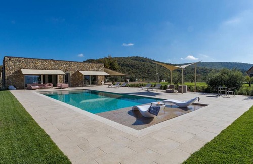 Badia a Ruoti Villa | 320 m² Villa ∙ 8 bedrooms ∙ 16 guests