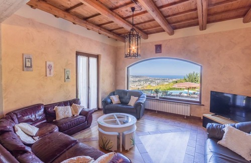 Campofilone Villa | 330 m² Villa ∙ 6 bedrooms ∙ 12 guests