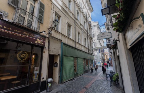 Roman Quarter Apartment | 35 m² Apartment ∙ 1 bedroom ∙ 2 guests