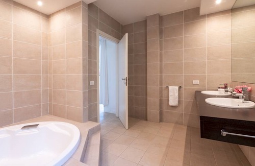 Misano Adriatico Villa | 350 m² Villa ∙ 5 bedrooms ∙ 10 guests