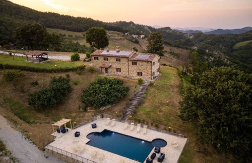 Apecchio House | 380 m² House ∙ 5 bedrooms ∙ 13 guests