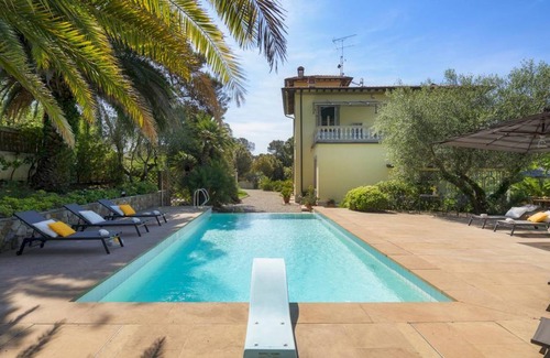 Rosignano Marittimo Villa | 380 m² Villa ∙ 4 bedrooms ∙ 10 guests
