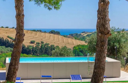 Sant'Elpidio a Mare Villa | 390 m² Villa ∙ 5 bedrooms ∙ 14 guests
