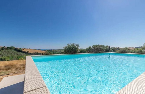 Sant'Elpidio a Mare Villa | 390 m² Villa ∙ 5 bedrooms ∙ 14 guests