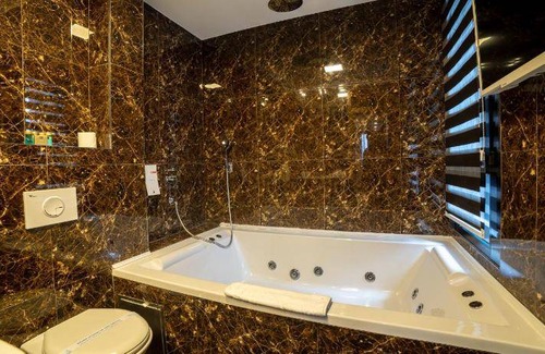 Slavija Hotel | 45 m² Hotel ∙ 127 guests